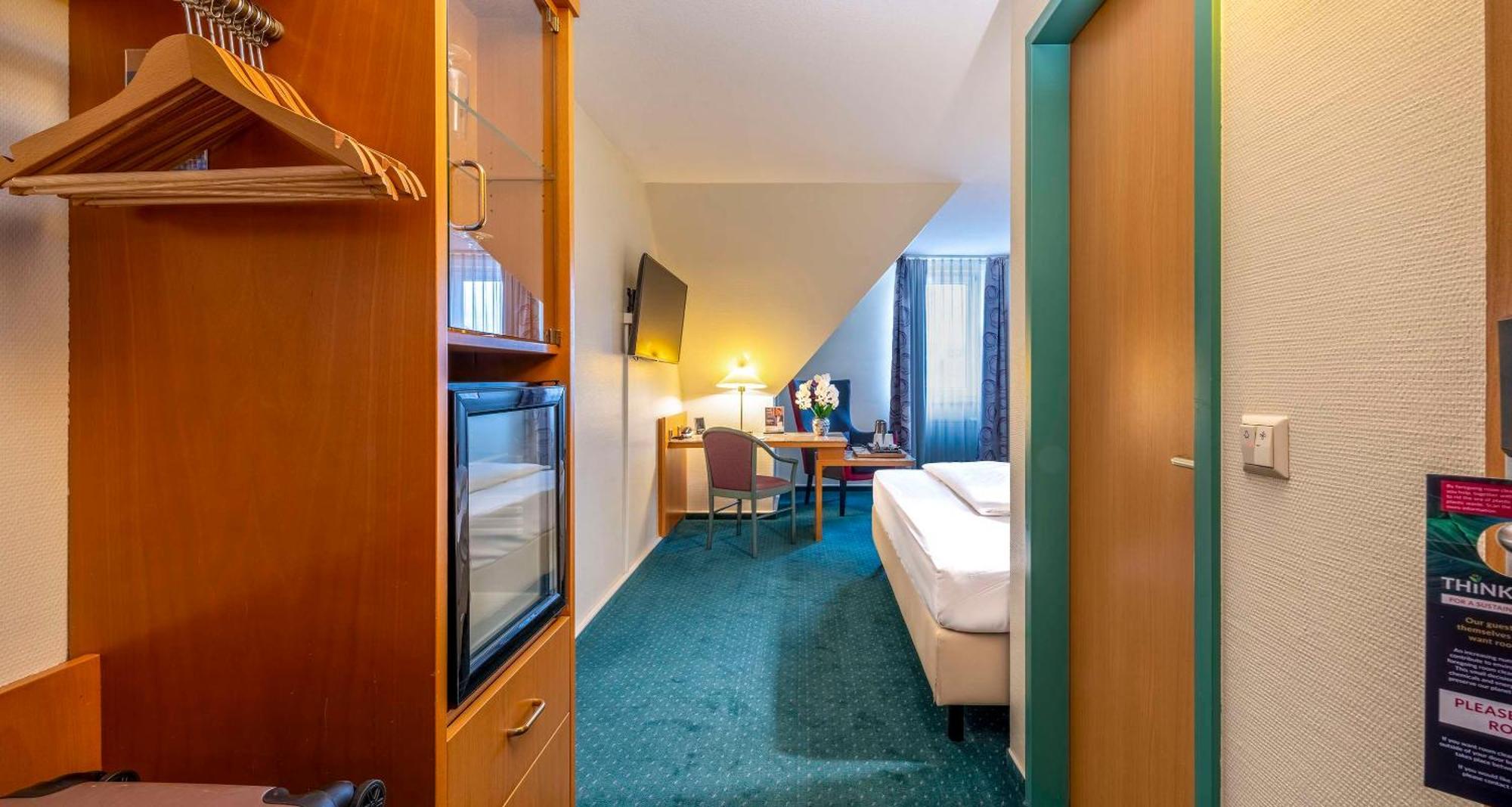 Hotel Plaza Blankenburg Ditzingen, Sure Collection 4*
