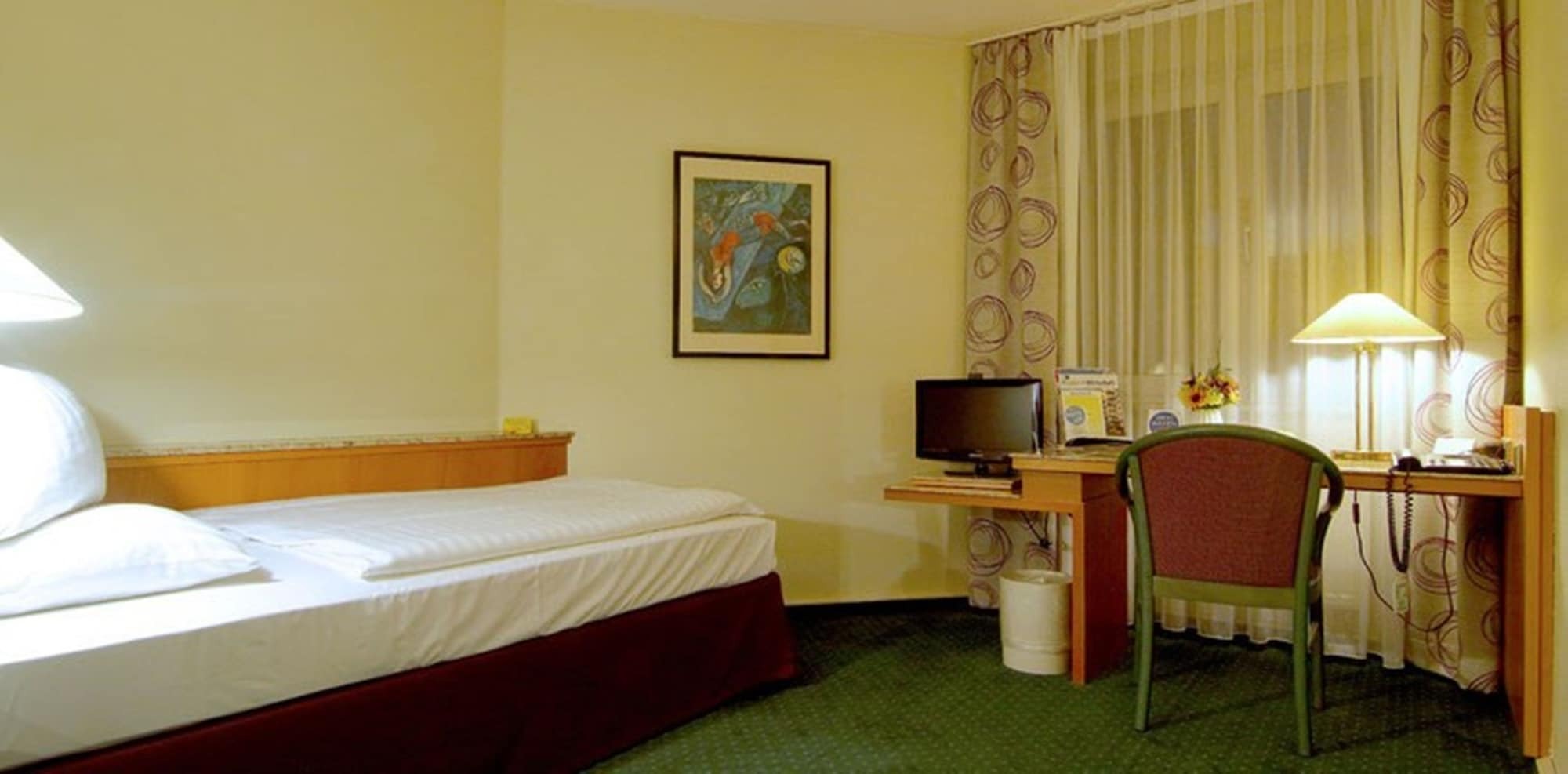 Hotel Plaza Blankenburg Ditzingen, Sure Collection 4*